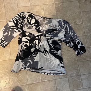 Black and white top looks great with leggings